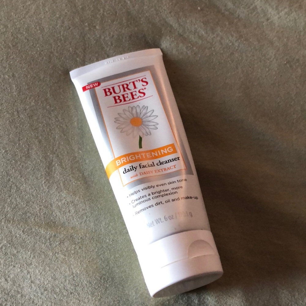 Burt’s bees brightening daily facial cleanser